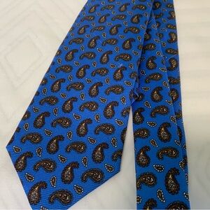 ISAIA Milano Blue silk Tie with a unique design.